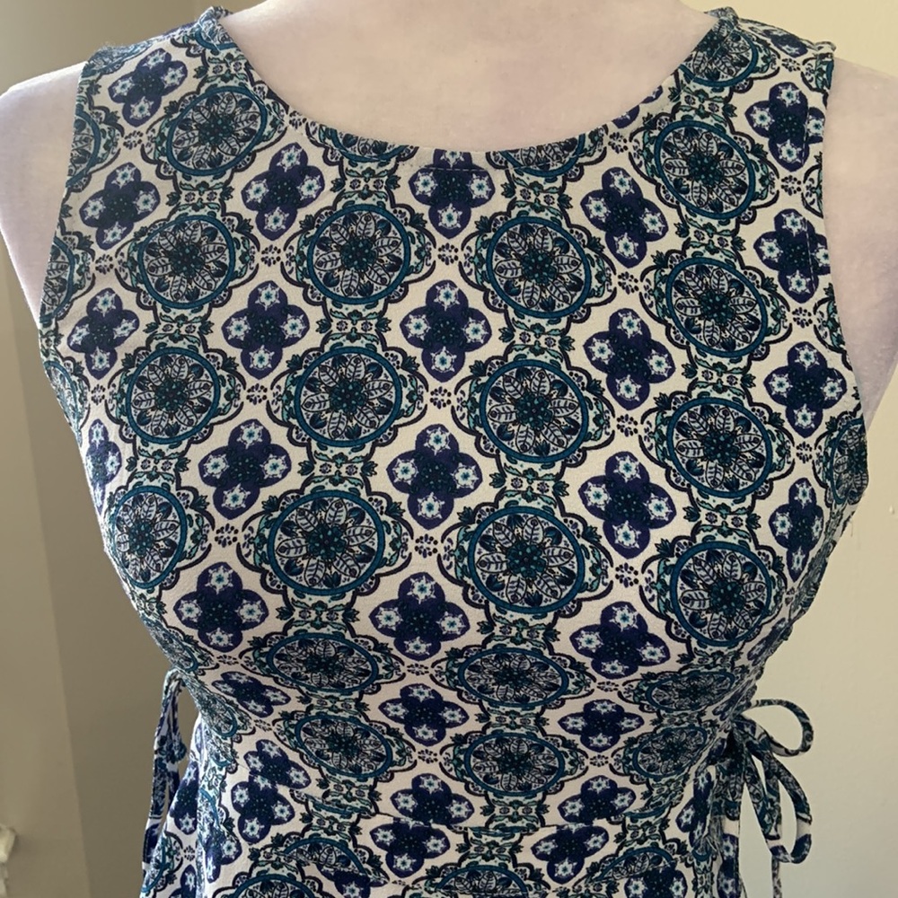 Dress - Picture 4 of 4